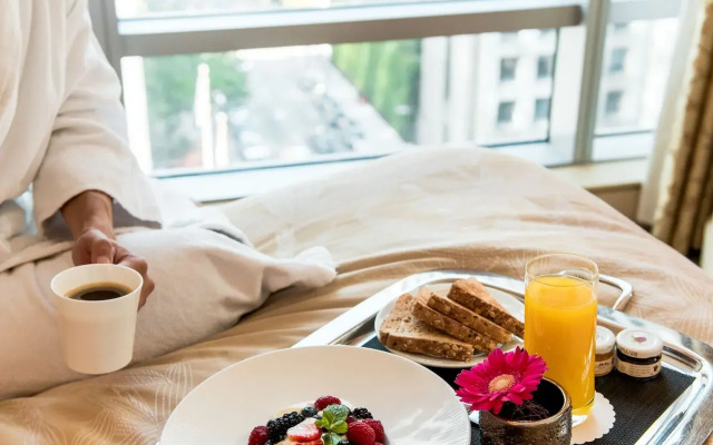 Hyatt Vancouver Downtown Alberni Hotel