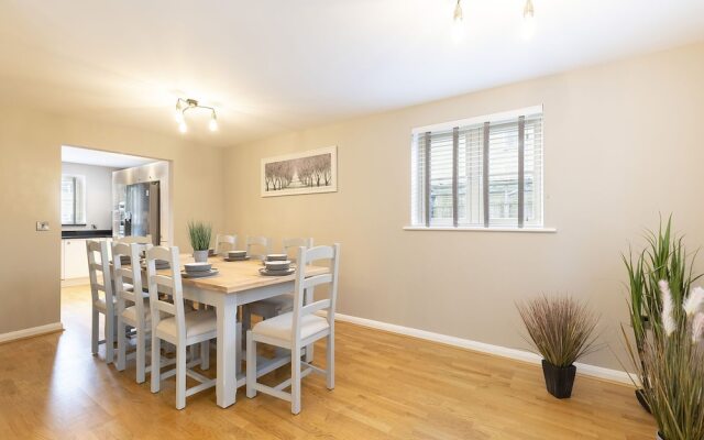 Elliot Oliver Cotswold Style 4 Bed House