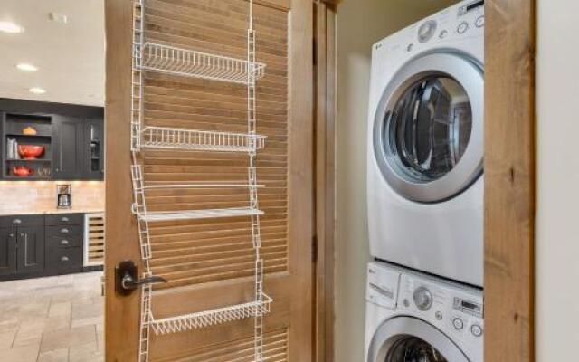 Edgemont 2601 - Luxury Ski-in Ski-out Condo