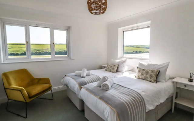 Newquay Tamarisk Lodge on the Gannel