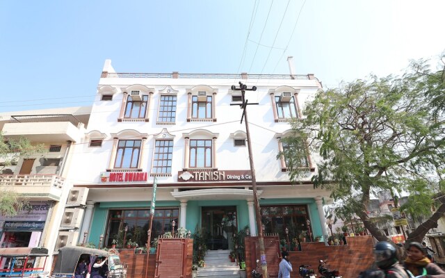 OYO 14898 Hotel Dwarika