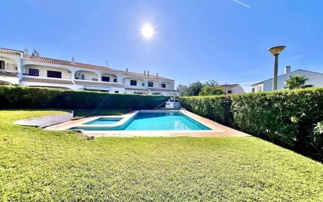 Quarteira Classic 2 With Pool by Homing