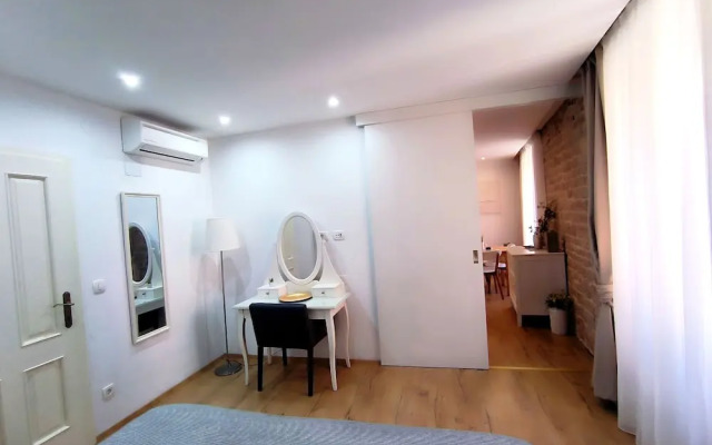Rialto Luxury Apartment