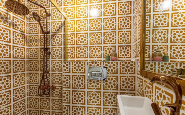 Missafir House With Refreshing Garden in Besiktas