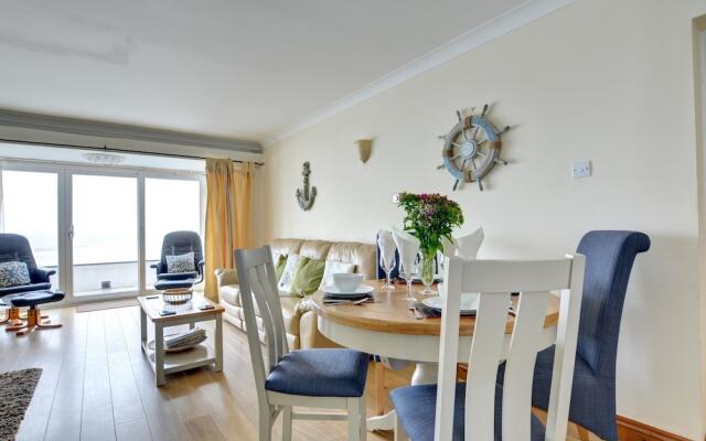 Spacious Apartment in Saundersfoot With Terrace