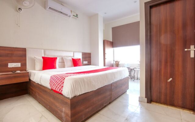 Hotel Midway by OYO Rooms