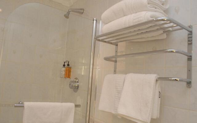Gatwick Cambridge Hotel