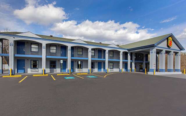 Super 8 by Wyndham Nashville West