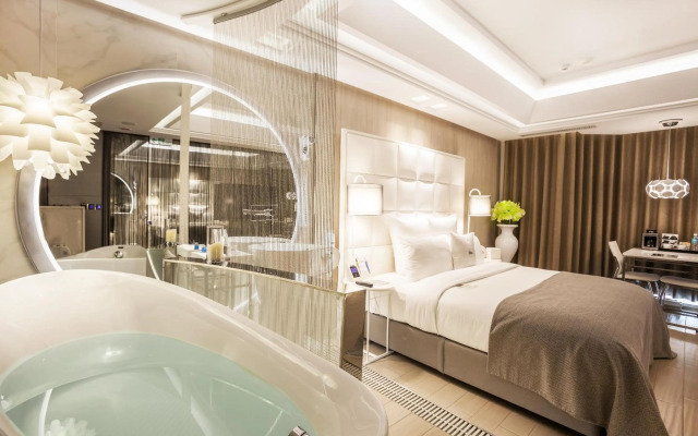 Six Star Motel - Taoyuan