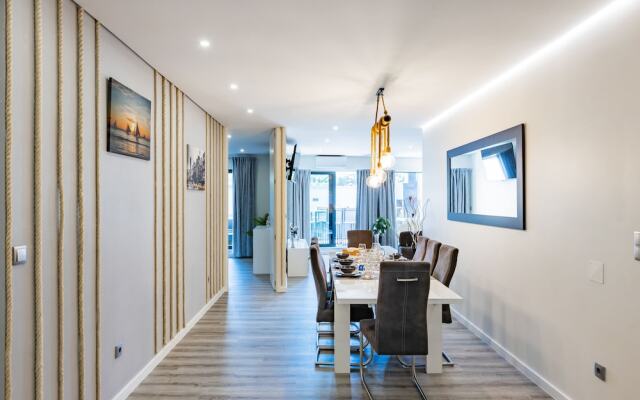 Porto City Holidays by Douro River