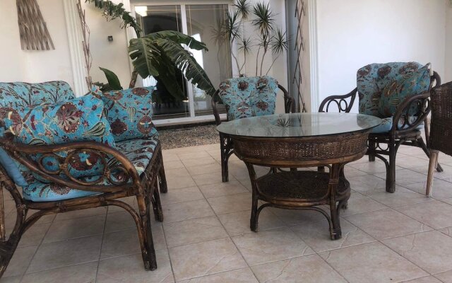 Villa Green Palace, Private Pool, Sea & Mountain Views , Spacious & Beautiful