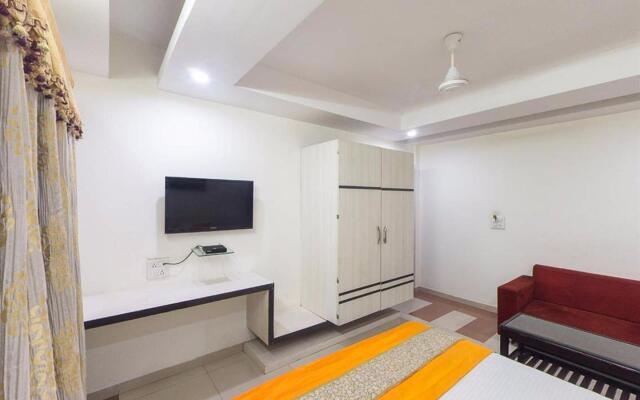 OYO 5839 Hotel Mohit Regency