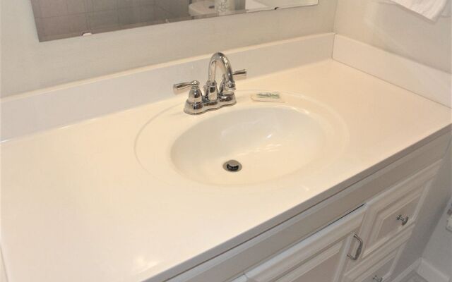 Jamaica Royale 304 - 2 Br Condo