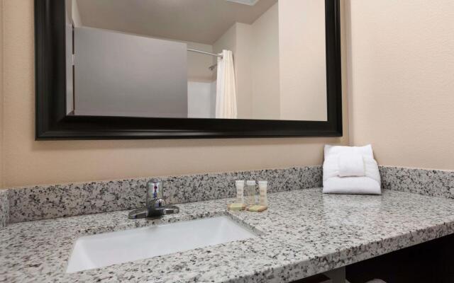 Super 8 Bismarck North