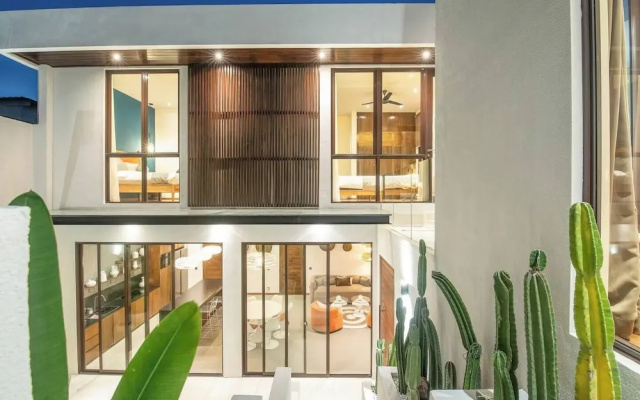 Modern 3BR Villa Enclosed Living – Lobby – Kerobokan Kelod