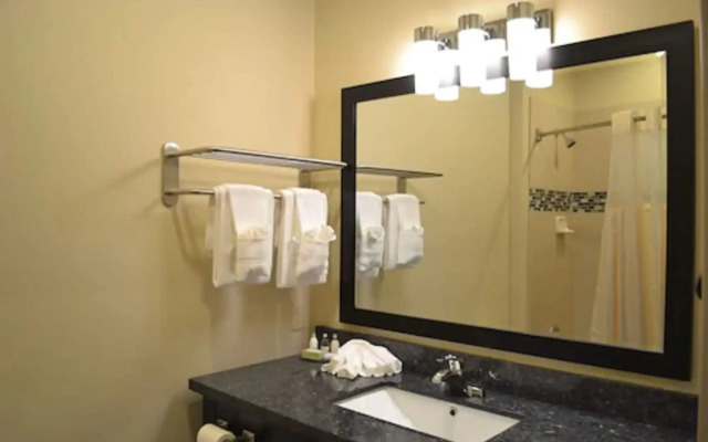 Red River Inn And Suites