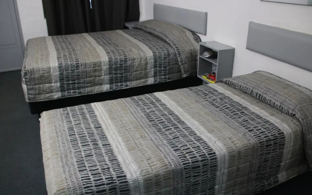 Grand Bundaberg Hostel