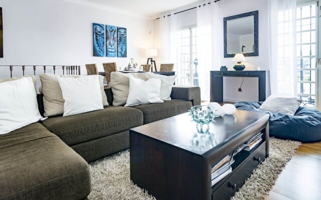 AP149 -Townhouse with pool and roof terrace
