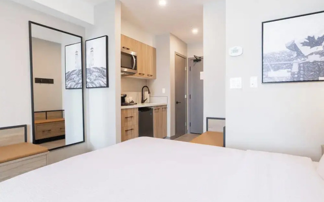 Sandman Signature Winnipeg Airport Hotel & Suites