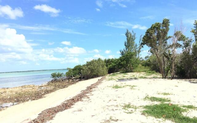 Mangrove Cay Sea View Villas