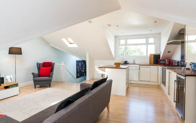 Luxury Modern 1 Bed Loft Conversion Clapham South