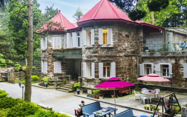 Huzongnan Villa – Outside – Jiujiang