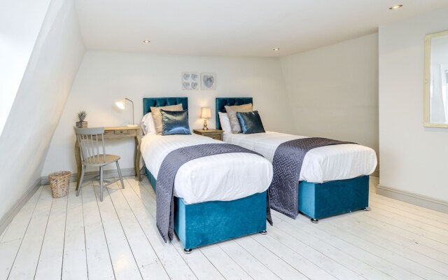Scotgate House by Vose Nights