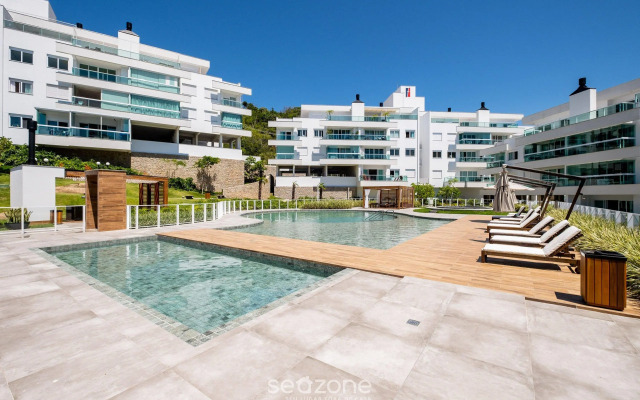 Cobertura C/jacuzzi e Churrasq em Jurere Rvo401