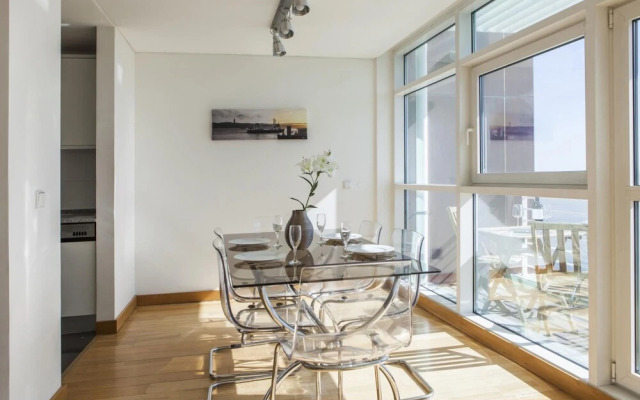Rent4Rest Lisbon 17th Floor River View Apartment