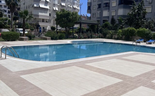 Luxury 2 Bedroom With Pool 300 Meters to the sea