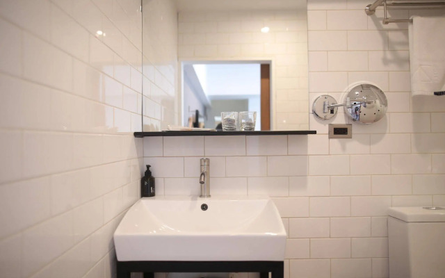 Daan Park Hotel - Hostel