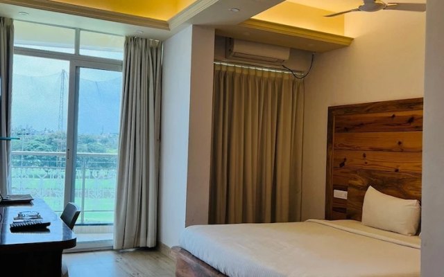 Mak Hotel