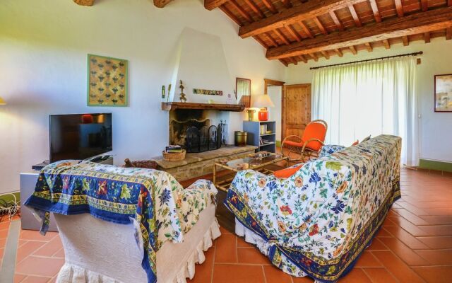 Spacious Villa in Marradi with Swimming Pool