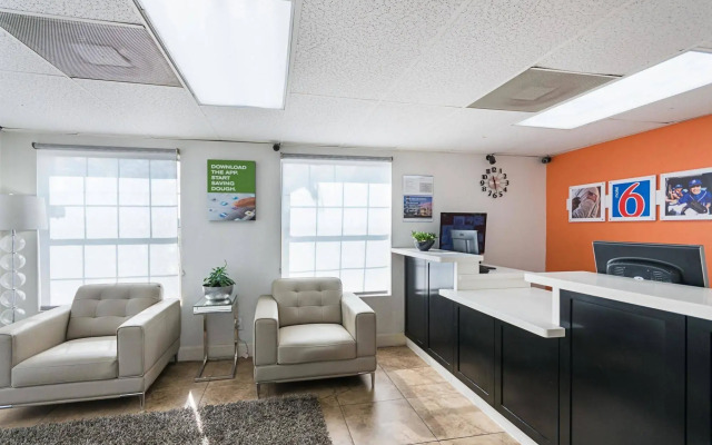 Motel 6 Livingston, TX