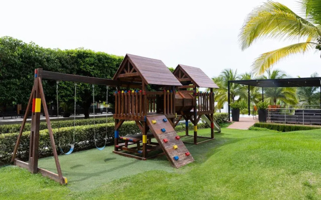 The Big Family Condo by Acomodo