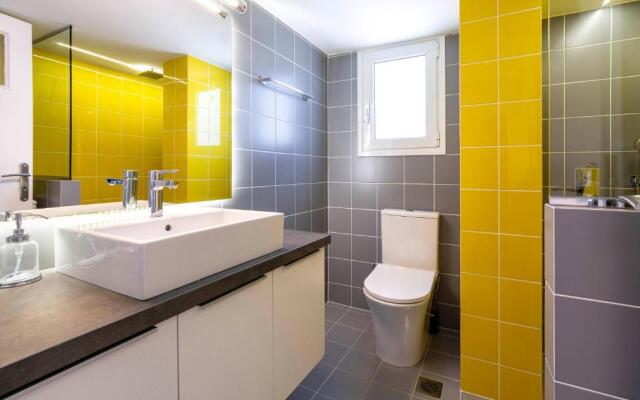 “Dandelion” apartment with an Acropolis view