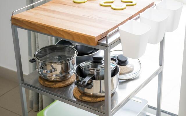 B06 - Top-Floor Marina Club 2 Bed Apartment