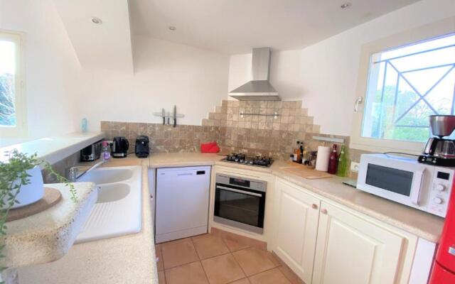 Villa pleine de charme avec piscine proches des plages