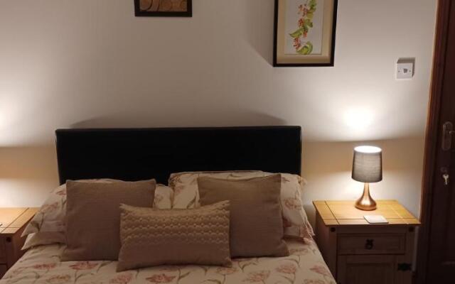 Woodpeckers Cottage B&B