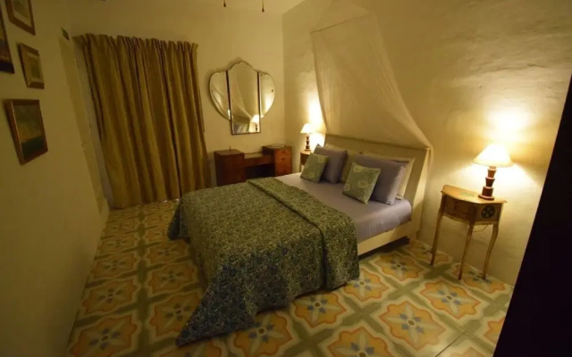 Stylish Maltese Retreat- Stunning Water Views & AC