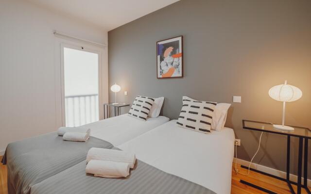 Porto Modern Downtown Apartment E