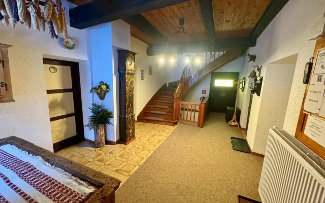 Farmhouse Near Afritzer See & Verditz Trails