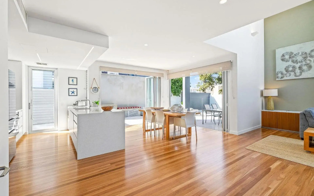 Anna Superbly Stylish Luxury Townhouse