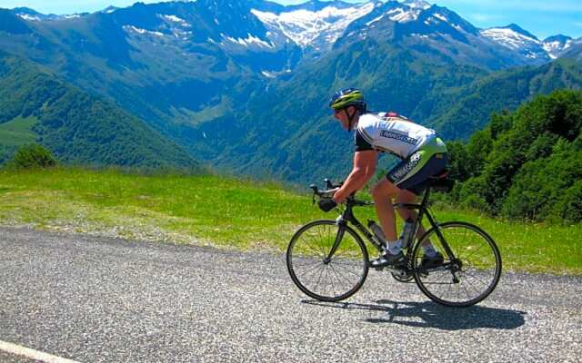 Les Deux Vélos CycleLodge / Fietshotel