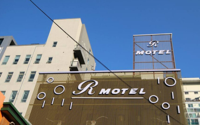 R Motel