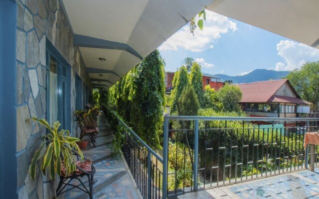 Oyo 301 Hotel Monal