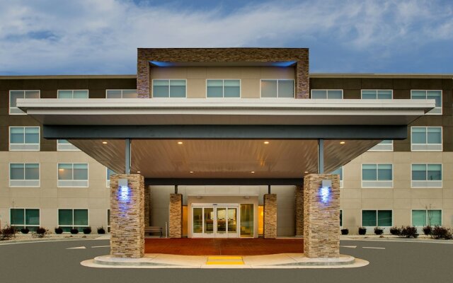 Holiday Inn Express Mt Sterling North