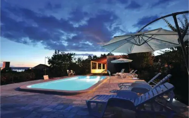 Four Bedroom Holiday Home In Kastel Sucurac