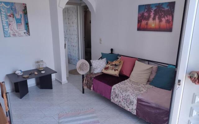 Bee Life Apts Sweet House