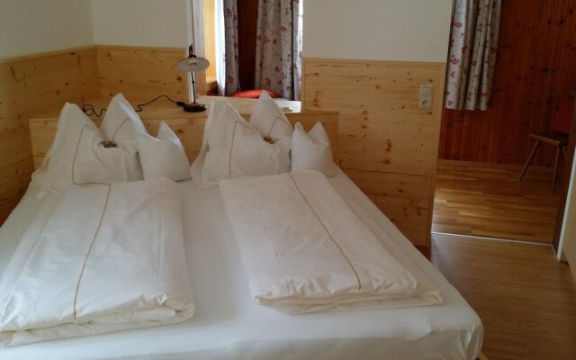 Hotel-Pension Ladner am Grundlsee